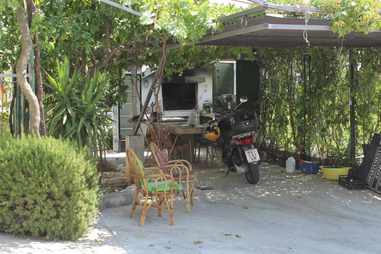 6696a Apartment